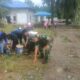 Koramil 15/SPP dan Warga Desa Bartong Gelar Sabtu Bersih, Ciptakan Lingkungan Sehat dan Rapi