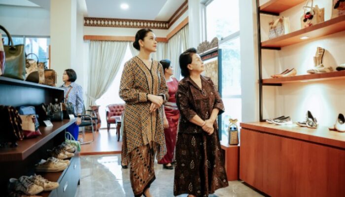 Kahiyang Promosikan Kriya Sumut kepada Ketua Umum IAD Pusat