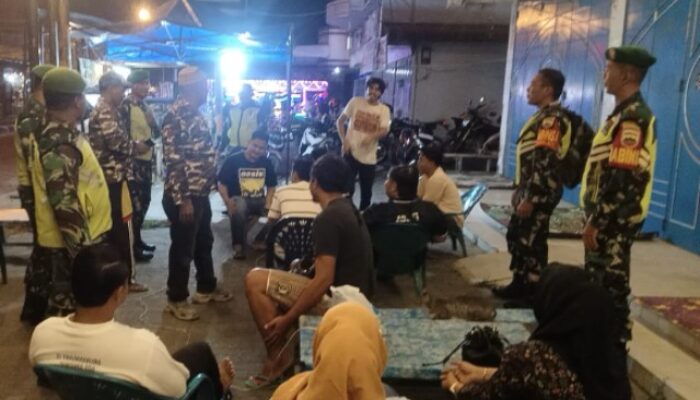 Kodim 0204/DS dan FKPPI Patroli Pos kamling di Tebing Tinggi