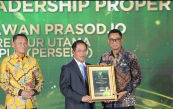 PLN Sabet PROPER Emas 2025, Dirut Raih Green Leadership