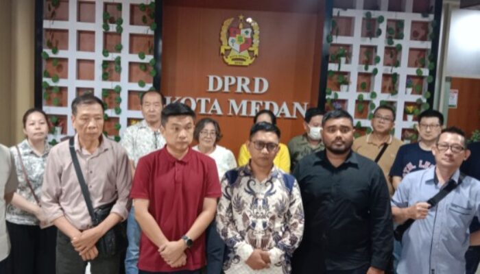 Memanas! Warga Contempo Tolak Bongkar Fasum Saat RDP di Komisi 4