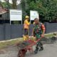Koramil 04/SBB Gelar Sabtu Bersih Bersama Warga di Biru-Biru