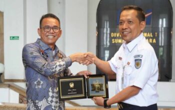 KAI Restui Jembatan Gang Damai, Warga Tak Lagi Lewati Pipa Air
