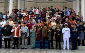 Bobby Minta Gaji Guru Naik Tiap Tahun dan Fasilitas Sekolah Diperkuat