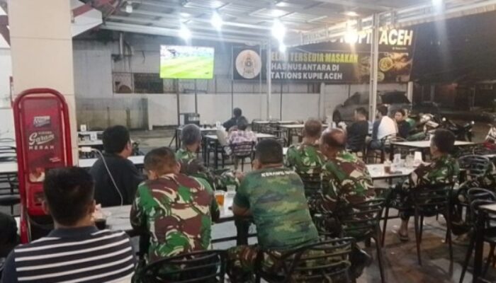 Danramil 13/TT Nobar Piala Dunia 2026 Bersama Warga, Prancis Tekuk Senegal 3-1