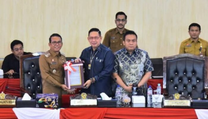 9 Fraksi DPRD Sampaikan Pemandangan Ranperda APBD 2025