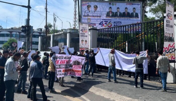 Demo Ratusan Massa di DPRD Medan dan Showroom BYD Sisingamangaraja, Soroti Dugaan Bangunan Tanpa PBG
