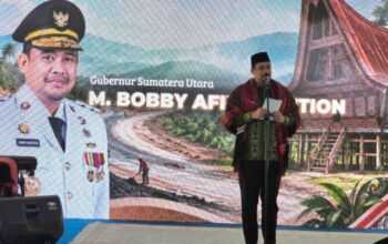 Puluhan Tahun Terisolir, Warga Sipiongot Beri Upah-upah kepada Bobby Nasution