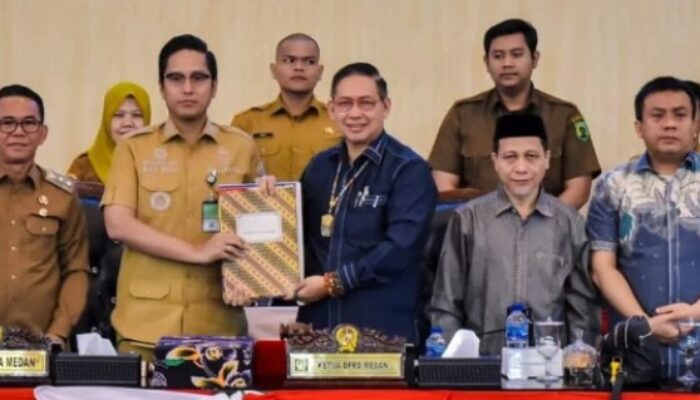Paripurna Jawaban Fraksi DPRD Medan Sistem Kesehatan
