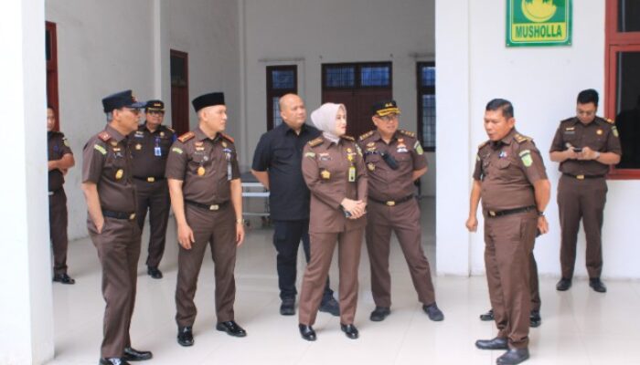 Kajati Sumut Sidak ke Kejari Belawan, Cek Ruang Kerja hingga Gudang Barang Bukti, Tekankan Integritas Jaksa