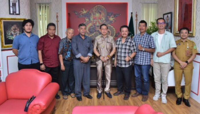 15 Tahun Dikepung Banjir, Warga Sempakata Medan ‘Gedor’ Ketua DPRD: Kami Capek Rugi!