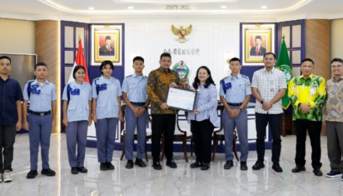Bobby Bangga Atas Prestasi SMAN1 Matauli Pandan