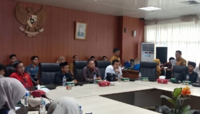Pimpinan DPRD Medan Sambut Parliament Tour Mahasiswa Undhar