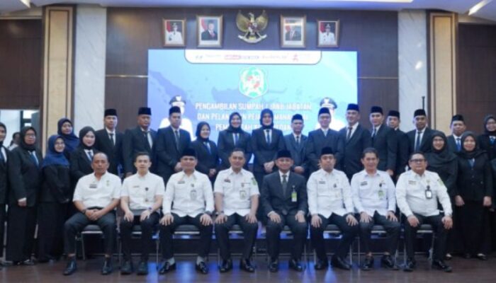 Wali Kota Medan Lantik 22 Pejabat Manajerial, Tekankan Pelayanan Publik Cepat dan Transparan