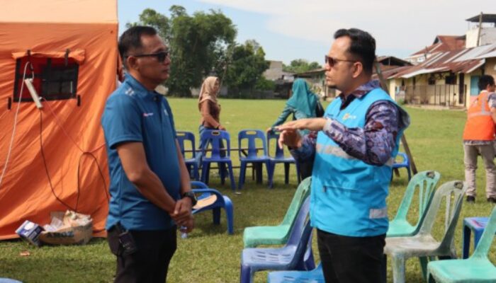PLN UP3 Medan Salurkan Bantuan bagi Warga Terdampak Puting Beliung di Medan Johor