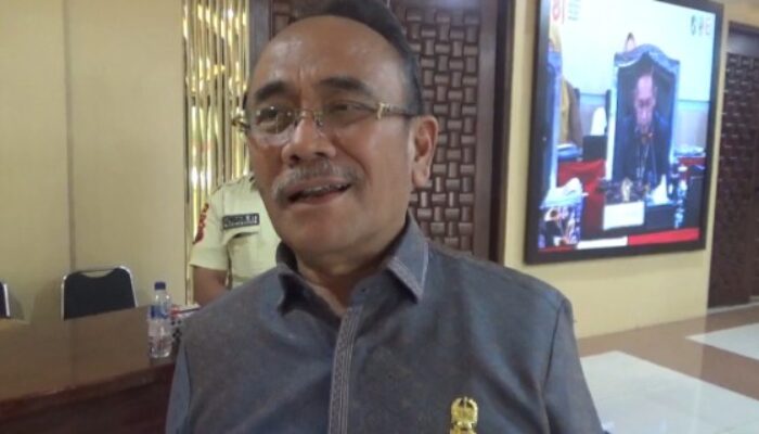 Godfried Kritik Kinerja Wali Kota Medan: Apa Terobosannya?