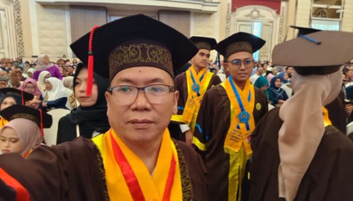 Sanco Simanullang Raih Gelar Sarjana Hukum, Dapat Penghargaan Wisudawan Berkarya di UNPAB