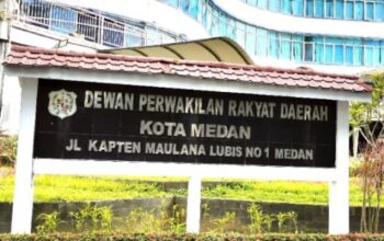 Penjelasan Sekretariat soal Kendaraan Dinas Ketua DPRD Medan Saat Insiden Tertimpa Pohon