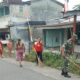 Babinsa Kutalimbaru Ajak Warga Dusun 1 Gotong Royong