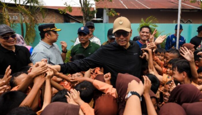 Rico Bersama Saipul Tinjau SDN 064999 Lalu Instruksikan Perbaikan