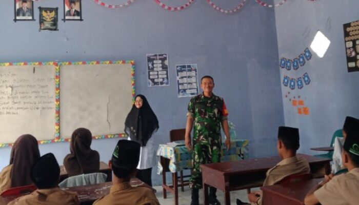 Babinsa Kodim DS Edukasi Pelajar tentang Bahaya Narkoba