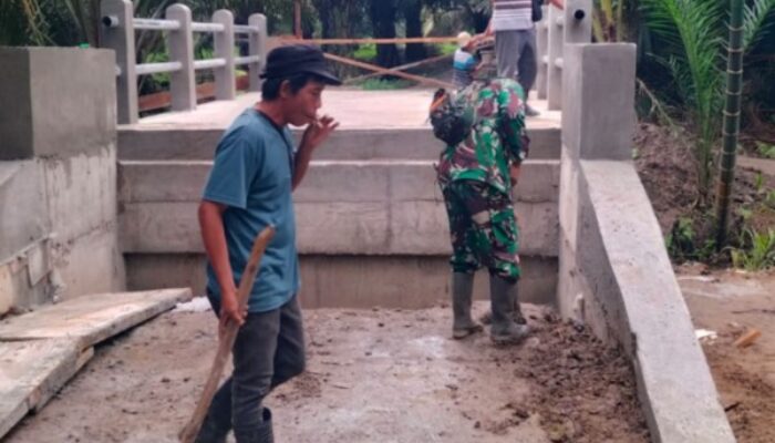 Jembatan Kelapa Bajohom Capai 78 Persen, TNI Percepat Akses 400 KK di Serdang Bedagai