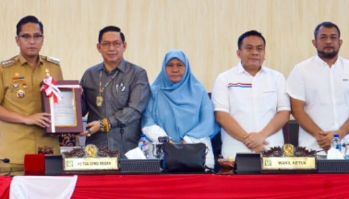 Rico Tegaskan Penanggulangan Kemiskinan Medan: Bukan Sekadar Bagi Bantuan, Keluarga Harus Keluar dari Kemiskinan!