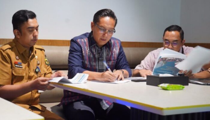 Rico Targetkan 898 Program Bedah Rumah Tuntas Tahun ini