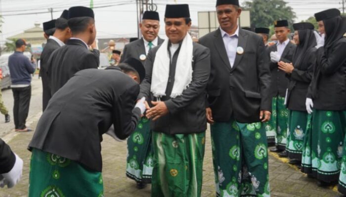 Pimpin Upacara Hari Santri 2026, Rico Waas Ajak Santri Kuasai Teknologi Menuju Indonesia Emas