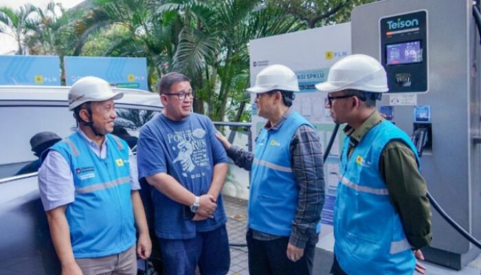 Nyetir Mobil Listrik Lebih Murah? Cerita Warga Medan yang ‘Kepergok’ Komisaris PLN di SPKLU
